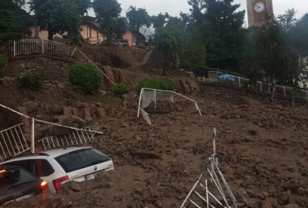 Földcsuszamlás volt Olaszországban. A sártenger mindent magával sodort, ami az útjába került (videók)