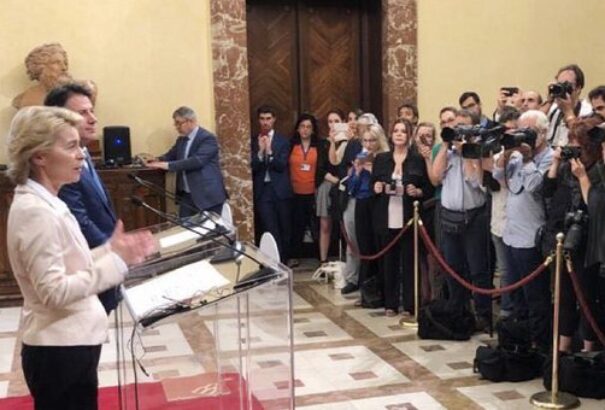 Ursula von der Leyen: újra kell gondolni az európai migrációs elosztási rendszert