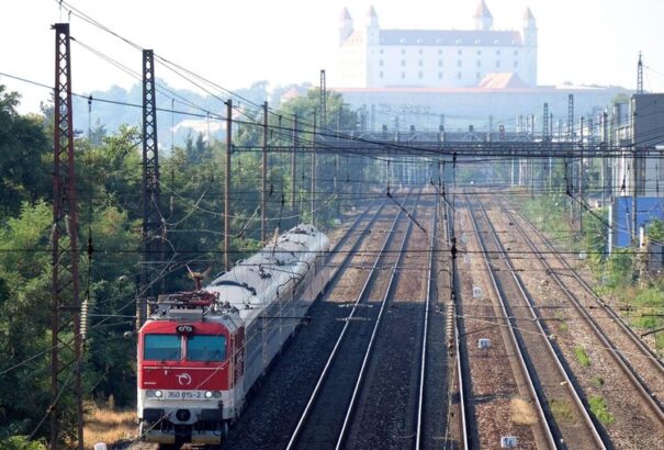 Ma is késnek a vonatok Pozsony és Párkány között