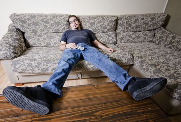 Lusták a közalkalmazottak? Kiderült, hogy az állami szférában dolgozók többször vannak betegszabadságon