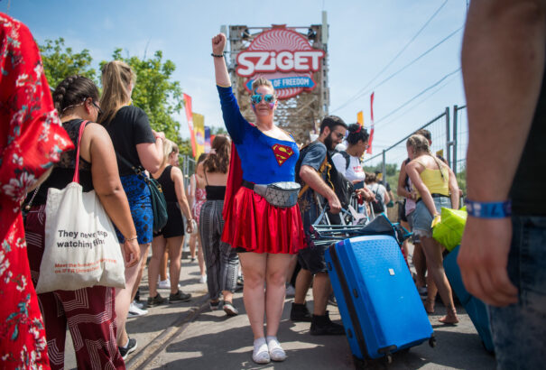 Megkezdődött a Sziget – Ed Sheeran, a Foo Fighters, a National és a Twenty One Pilots is az idei fesztiválon