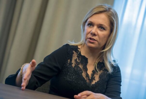 A Belügyminisztérium év végéig új fegyverekkel szereli fel a rendőröket