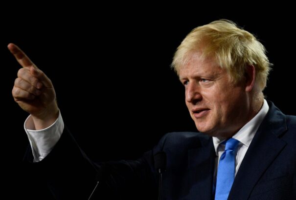 Brexit – Johnson: az új bevándorlási szabályozás „az embert nézi, nem az útlevelet”