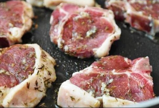 Három uniós tagállam növelné a húsok adóját. Így vennék el az emberek kedvét a húsfogyasztástól