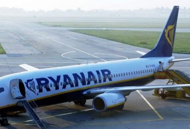 A Ryanair felfüggeszti London-Kassa járatát