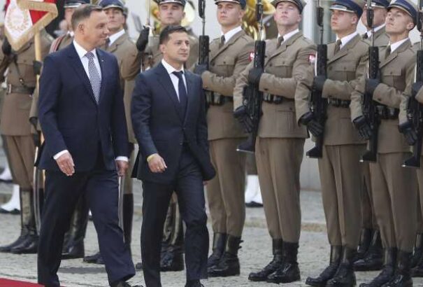 Lengyel államfő: helyre kell állítani Ukrajna 2014 előtti területi egységét