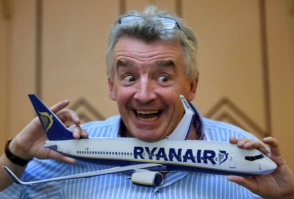A Ryanair vezetője százmilliós jutalékot kaphat – be is jelentette a leépítéseket