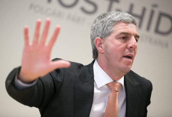 A Most-Híd az önkormányzatok tiltakozása ellenére is átvitte javaslatát