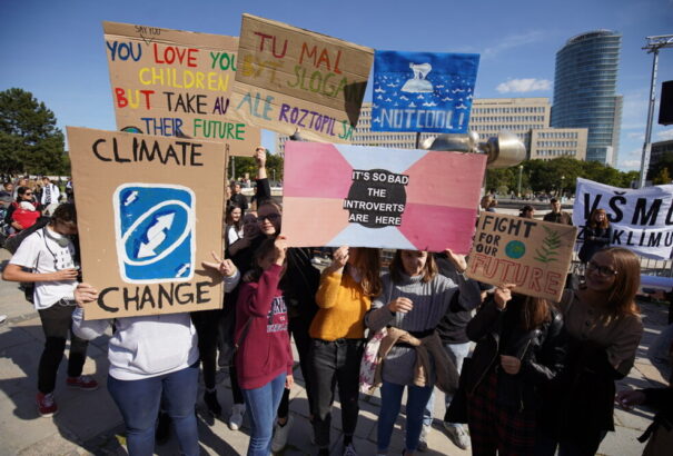 Így zajlott a klímasztrájk Pozsonyban (fotók)