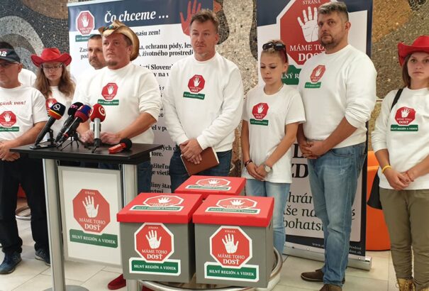 A gazdák leadták a pártalapításhoz szükséges aláírásokat a Belügyminisztériumban