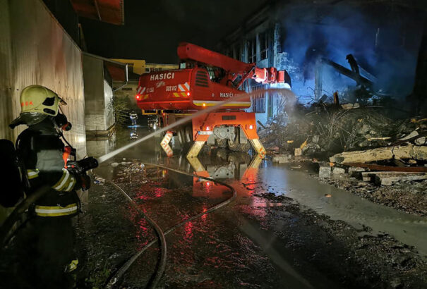 Tizenkét órán át küzdöttek a lángokkal a tűzoltók Nagyszombatban