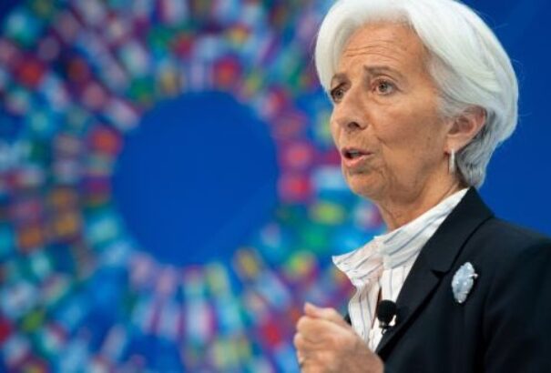 Az EP megszavazta  Lagarde kinevezését az EKB elnöki posztjára