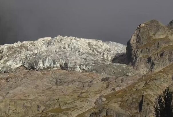 Katasztrófa fenyeget a Mont Blanc alatt. Hatalmas jégtömb lendült mozgásba