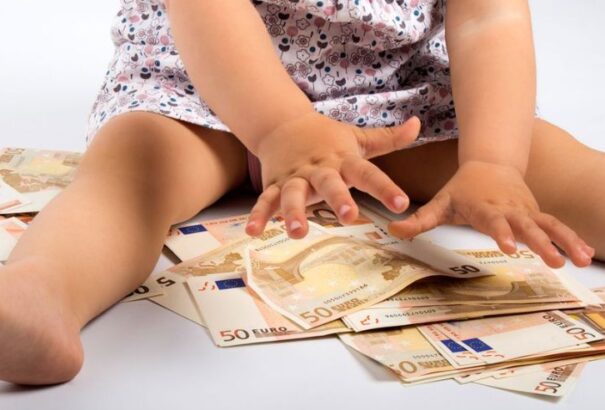 A kormány jóváhagyta a szülői támogatás emeléséről szóló javaslatot