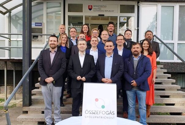 Megvannak az aláírások: Kérte magyar pártként való bejegyzését az Összefogás