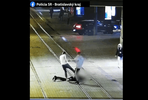 Egy 17 éves részeg tinédzser egy 29 éves férfit vert össze a Széplak utcában (videó)