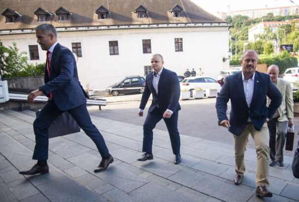 A Legfelsőbb Bíróság bűnösnek találta az ĽSNS képviselőjét, elvesztette mandátumát