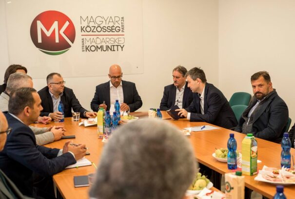 Keresik a közös fellépés lehetőségét a felvidéki magyar érdekeltségű politikai szervezetek