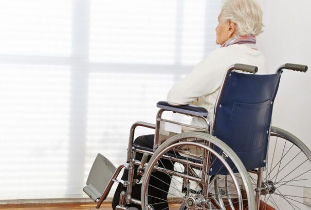 Hollandiában legalizálni akarják az eutanáziát a megfáradt idős emberek számára