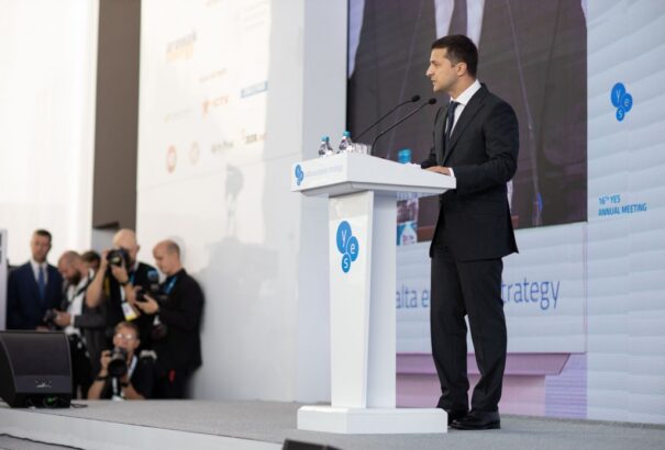 Zelenszkij: fenn kell tartani az Oroszországgal szembeni szankciókat egészen a béke helyreállításáig