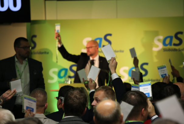 Az SaS kongresszusán elfogadták Sulík választási listáját. Balhovát kizárták a pártból