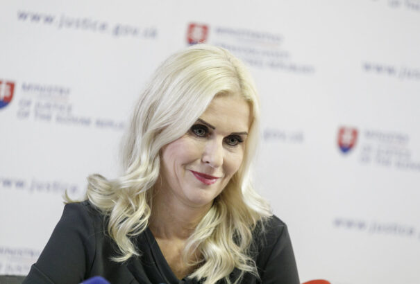 Az igazságügyi tárca titkolja, hogy mekkora lelépőt fizetett ki a távozó Jankovskának