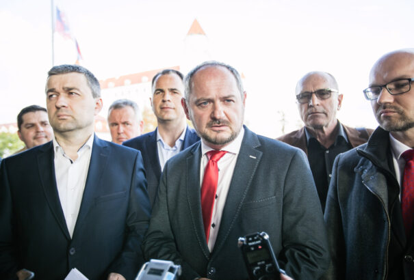 Simon: A Most-Híd MKP-nak tett ajánlatával csak megosztani akarja a formálódó egységet