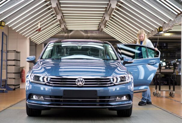 A pozsonyi VW kaphatja meg a Passat és a Karoq gyártását