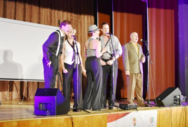 Kassai Thália Színház – Szeressük őket, emberek!