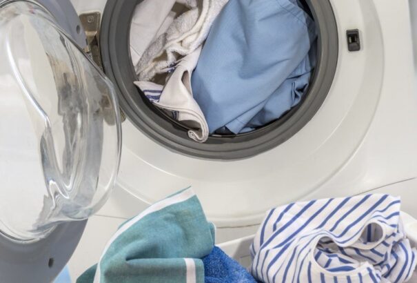 Veszélyes kórokozók terjedhetnek el a mosógépek miatt