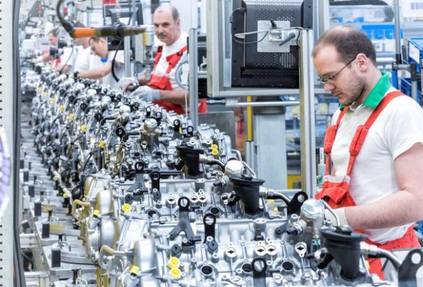 Nem bocsát el a győri Audi, de csökkenti a határozott idejű munkaszerződéssel dolgozók számát