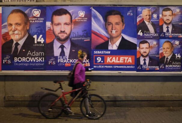 Lengyelországban parlamenti választásokat tartanak