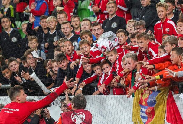 Walesi-magyar: Ma indul a jegyárusítás