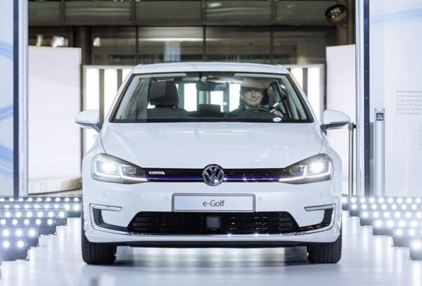 A Volkswagen kiüríti a raktárait: nagy engedményekkel adja el régebbi modelljeit