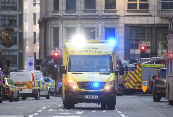 Késes támadót lőttek agyon a rendőrök London belvárosában