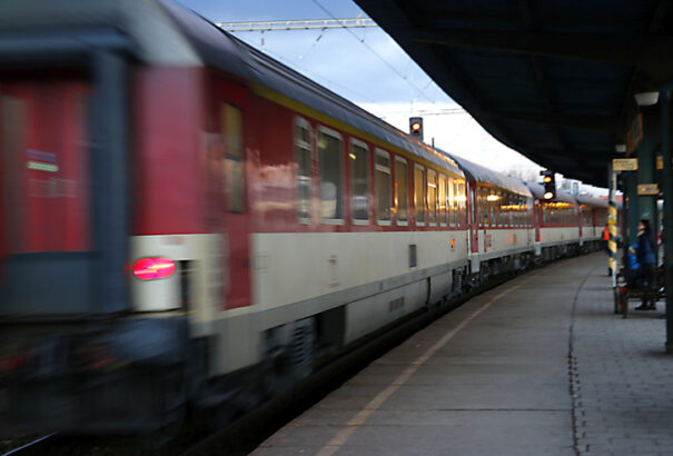 Indokolatlan, nem térül meg – fennakadt a rostán az Vasúttársaság zsolnai fejlesztési terve