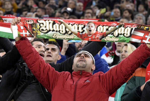 Buszjáratokkal segíti a magyar szurkolókat az MLSZ Cardiffban