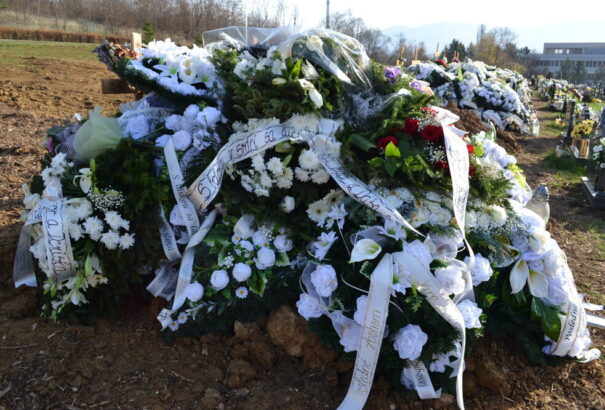 „Emberi méltóságában alázták meg”. Ismerősei beszéltek a brutálisan összevert nyelvtanárnőről