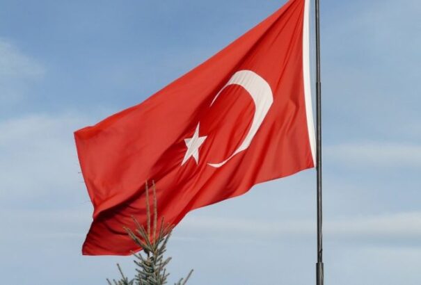 A törökök azzal fenyegetnek, hogy visszaküldik származási országukba az elfogott dzsihadistákat