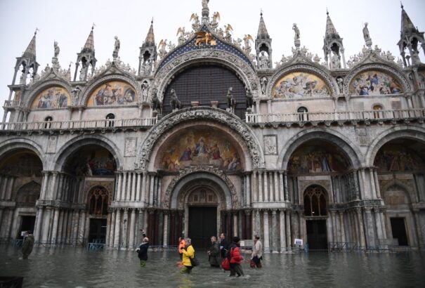 Velencében rendkívüli állapotot hirdetettek a heves esőzések és az áradások miatt