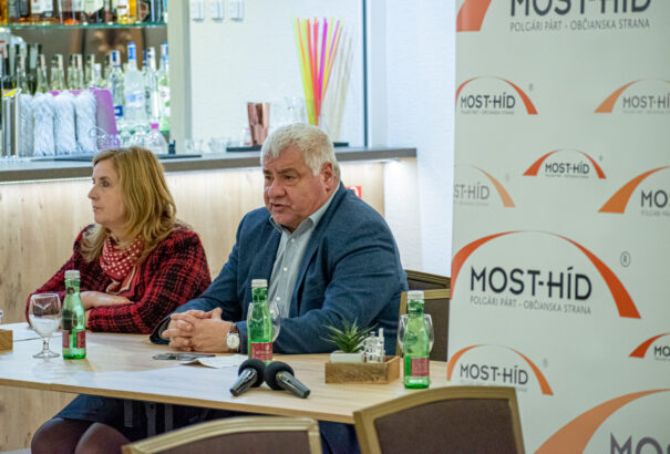 „Egy nulla százalékos párt ne akarja megszabni, kit tegyen a Híd a listára!” – most-hidas lakossági fórumon jártunk