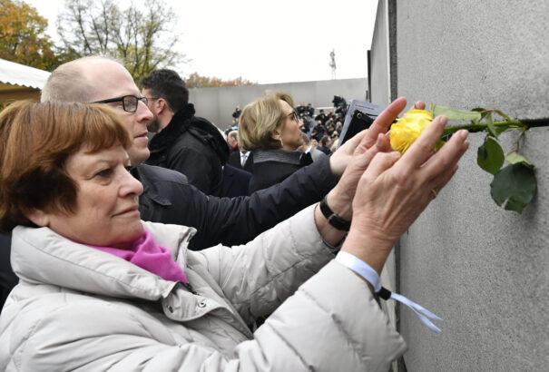 Berlini fal – A német államfő köszönetet mondott a közép-európai népeknek a német újraegyesítésért