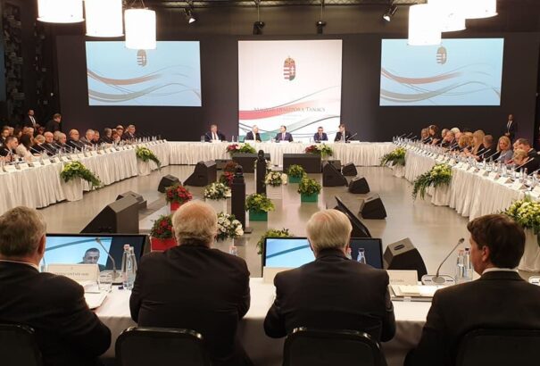 Ülésezik a Magyar Diaszpóra Tanács. Orbán: Magyart csak magyarral lehet pótolni