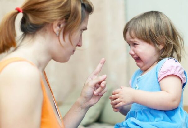 Pszichológusnő: A szülő inkább személyiségzavart tulajdonít a gyerekének ahelyett, hogy változtatna a rossz nevelési stílusán