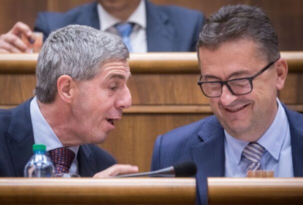 Bugár megúszhatja. Az ellenzék nem szeretne asszisztálni Glváč bosszújához