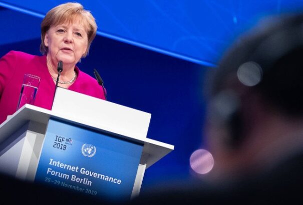 Merkel: az EU Németország életbiztosítása