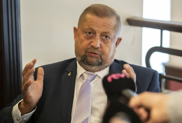 Felmérés: Harabint és Ficot tartják az emberek a legnagyobb hazudozóknak a politikában