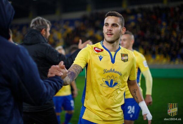 Koštrna elküldésről beszél, a DAC szerint saját kérésére kerül ki a keretből