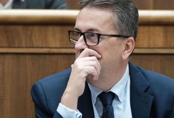 Glváč bejelentette lemondását