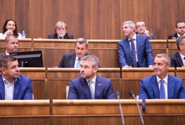 A kormány elfogadta a bankilletékről szóló Smeres törvényt. Újabb drágulás jöhet